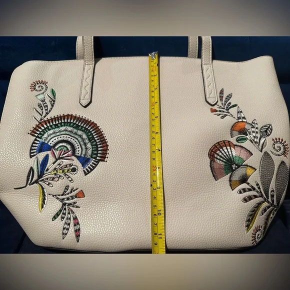 Embroidered Cream Tote Bag - Picture 7 of 7